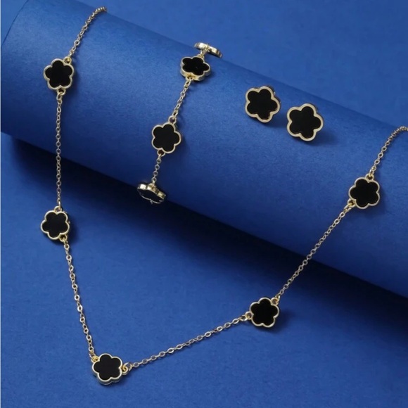 Black Clover Necklace, Bracelet Earring Set - Picture 1 of 3